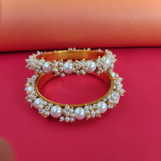 Lariya Pearls Bangle Set